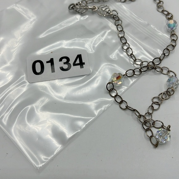 SIMPLE NECKLACE WITH IRIDESCENT BEADS - Picture 7 of 7